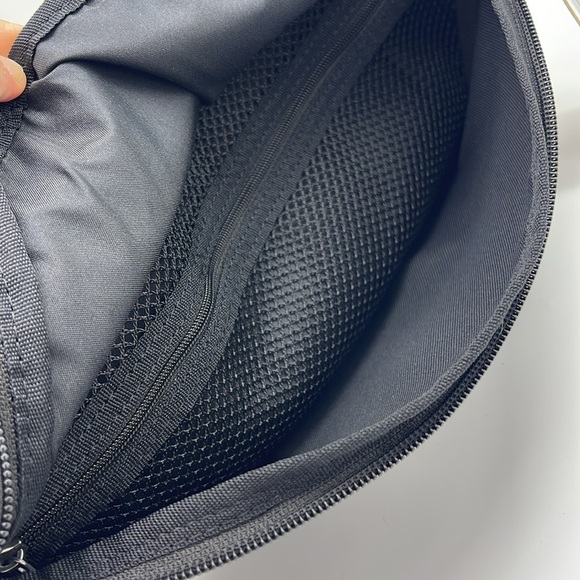 Nike Black White Belt Bag Nike Heritage Waistpack (3L) & Fanny Pack
Black
NWT - Picture 13 of 16